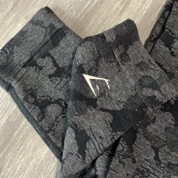 NWOT Gymshark Adapt Camo Leggings - Picture 3 of 4